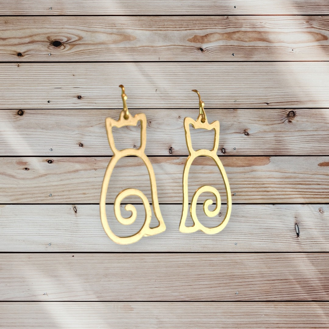 Sleek Cat Earring